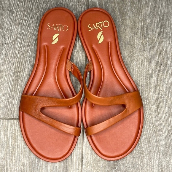SARTO By Franco Sarto Shoes - SARTO by Franco Sarto Gwyneth Leather Slide Sandal l SIZE 7